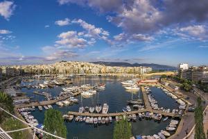 Αντίδραση του Κ. Κατσαφάδου για τον χαρακτηρισμό του Πειραιά από το ΥΠΠΟ σε συνολικό αρχαιολογικό χώρο