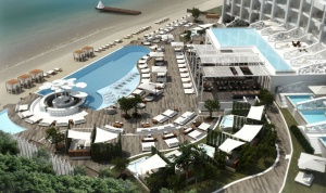 To Nikki Beach και το AmanZoe ανεβάζουν τον πήχη φιλοξενίας στο Πόρτο Χέλι
