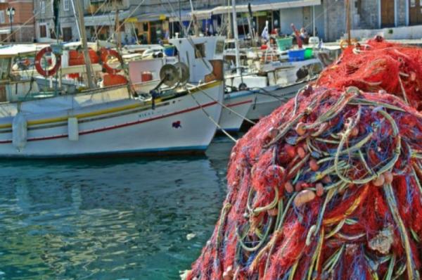 Δίχτυα «φαντάσματα»  μπορούν να μετατραπούν ακόμα και σε... μαγιό