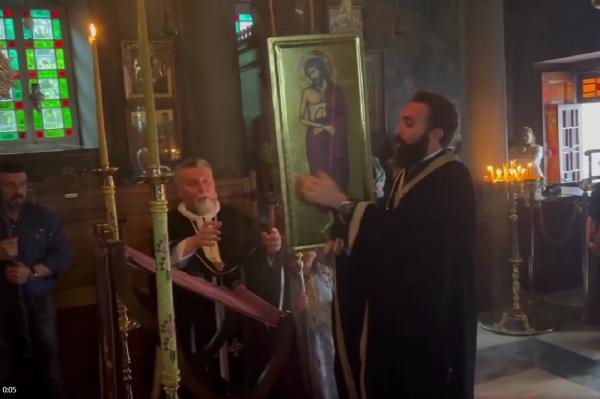 Στιγμιότυπο  από την ακολουθία του Νυμφίου στον Ι. Καθεδρικό Ναό Ύδρας