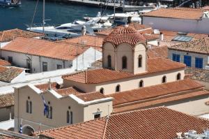 Ανακοίνωση Καθεδρικού Ναού Ύδρας για το τι θα ισχύσει την Αγία και Μεγάλη Εβδομάδα λόγω πανδημίας