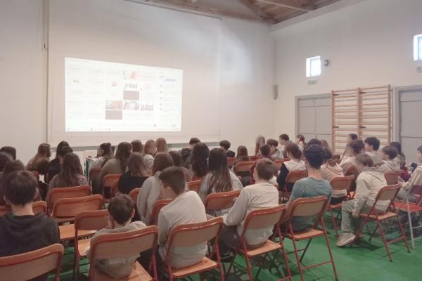 Το Γυμνάσιο Ύδρας  στην πανελλαδική δράση για την Ασφαλή Πλοήγηση στο Διαδίκτυο