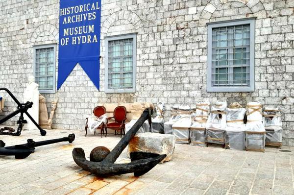 Κατέφτασε στην Ύδρα για να εμπλουτίσει το ΙΑΜΥ, το τέταρτο μέρος της πολύτιμης δωρεάς Δ. και Ι. Κουντουριώτη