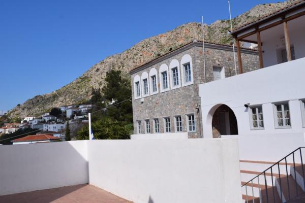 Επιστρέφουν στα θρανία οι μαθητές γυμνασίων και λυκείων από την 1η Φεβρουαρίου