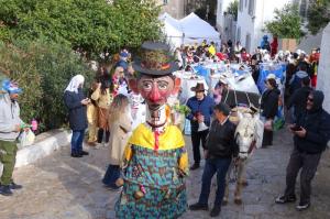 Το Καρναβάλι  της Ύδρας ένωσε κατοίκους και επισκέπτες σε μια γιορτή χαράς και κεφιού