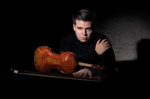 Ο διεθνούς φήμης βιολιστής Sergei Dogadin την Δευτέρα στις 17 Αυγούστου στη Φιλανθρωπική Εκδήλωση της Ύδρας