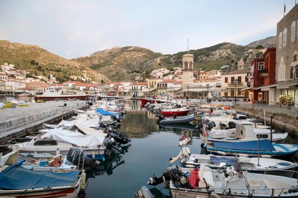 Guardian :  Η Ελλάδα θέλει να κεφαλαιοποιήσει την πετυχημένη διαχείριση της πανδημίας