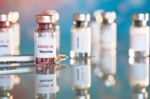 Πέντε μύθοι  για τα εμβόλια Covid-19