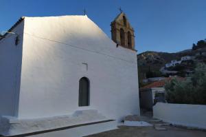 Γιόρτασε η εκκλησία του Ταξιάρχη δίπλα στο Α΄Δημοτικό Σχολείο Ύδρας