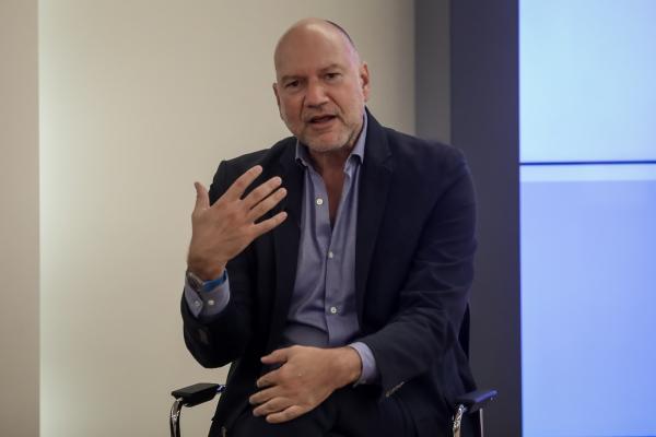 Επίκαιρη Ομιλία  στο ΙΑΜΥ για τον τουρισμό, του πολιτικού επιστήμονα και συγγραφέα Στάθη Καλύβα