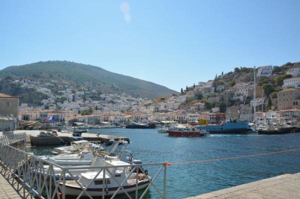 Ερώτηση βουλευτών με πρώτη την Ελένη Σταματάκη για την ακτοπλοϊκή σύνδεση των νησιών Αργοσαρωνικού