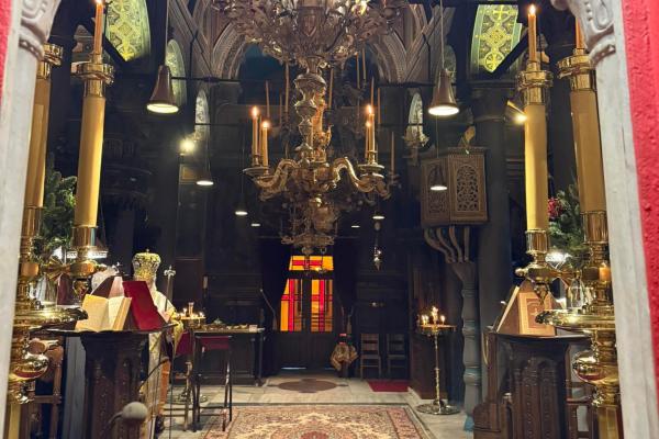 Με Όρθρο,  Θεία Λειτουργία και Δοξολογία η υποδοχή του νέου έτους στον Ιερό Καθεδρικό Ναό Ύδρας