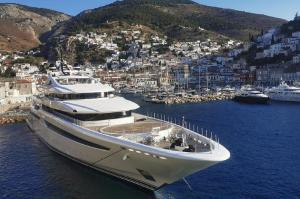 O’ Pari  το Mega Yacht-κόσμημα της ελληνικής ναυπηγικής στο λιμάνι της Ύδρας