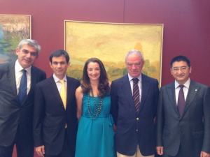 Ιστορικής σημασίας συμφωνία Μπουτάρη με τη μεγαλύτερη εταιρεία τροφίμων και ποτών της Κίνας