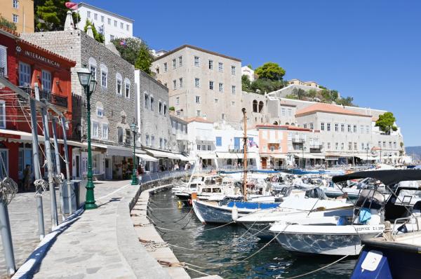 Οι τρεις προκλήσεις για τον τουρισμό το 2022 - Στόχος να ξεκινήσει η σεζόν νωρίτερα, αν το επιτρέψει η πανδημία